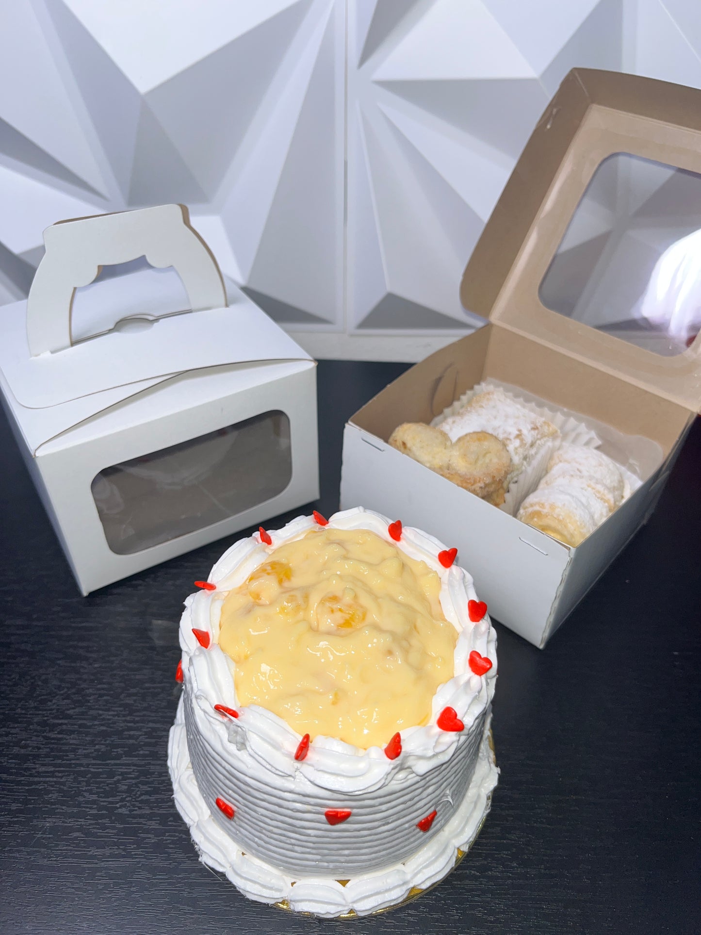 Combo Mini torta + Caja de hojaldres